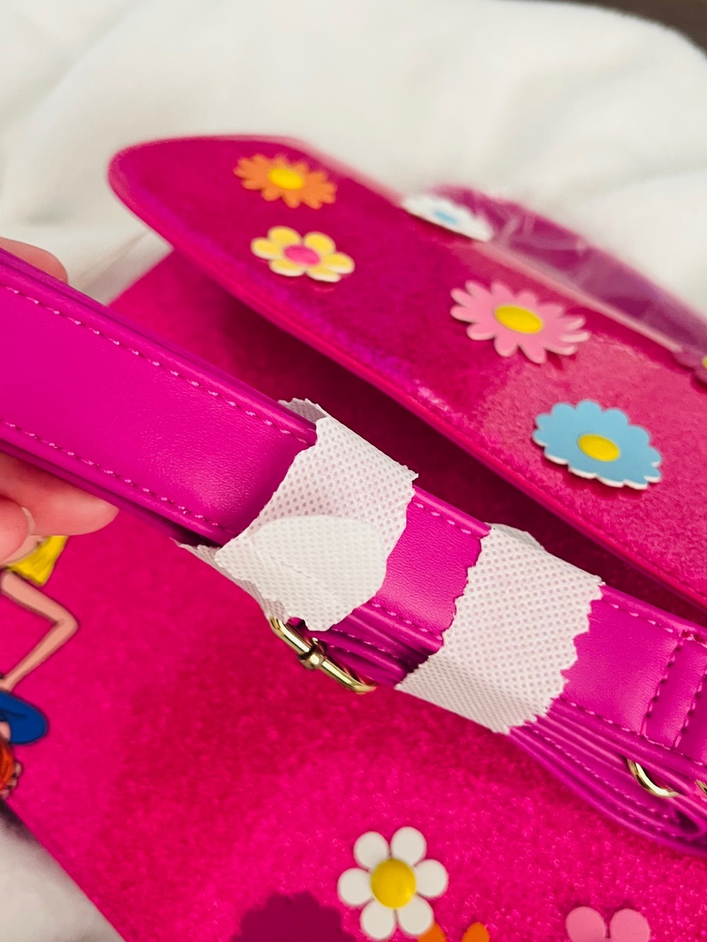 DISNEY LIZZIE MCGUIRE
FLORAL APPLIQUE GLITTER Loungefly with crossbody strap. - Picture 6 of 6